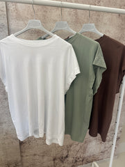 T-shirt basica con spalla scesa